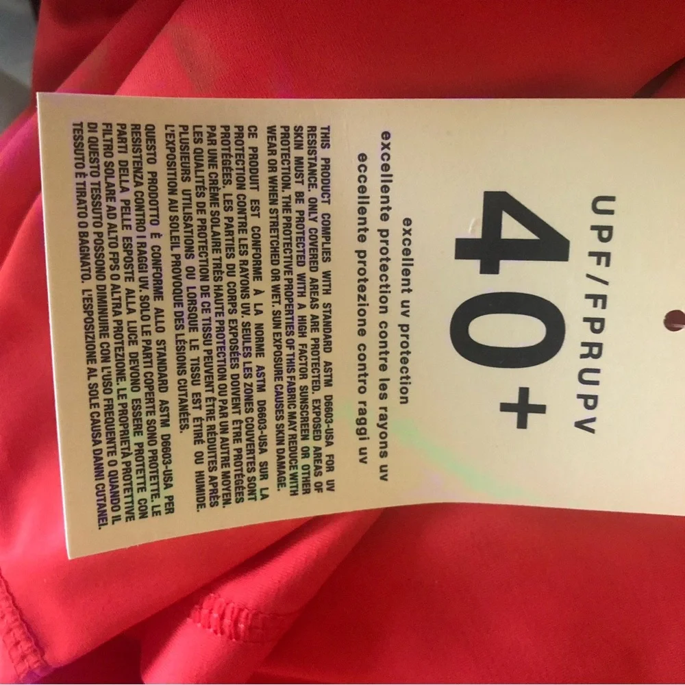 GAP Coral Rashguard UPF 40 NWT Boys M